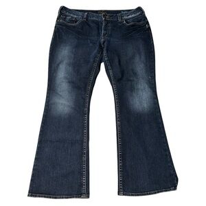 Silver SUKI Womens Size 18/31 Blue Mid-Rise Flare Dark Wash Denim Jeans